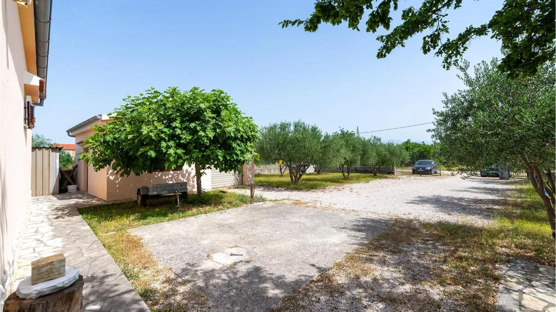 2 Bedroom Amazing Home In Pridraga